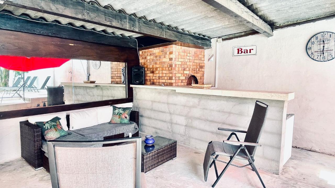 Chez Eric Et Marine Villa Robion en Luberon Екстериор снимка